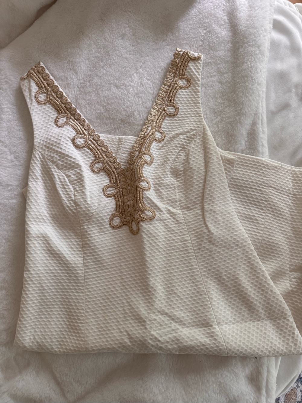 Lilly Pulitzer White Textured Shift Dress with Gold Embellish- EUC Size 4